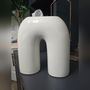 Decorative vase in white